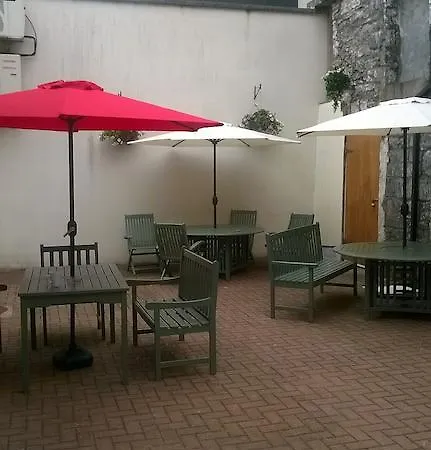 The Connaught Bed & Breakfast Castlebar