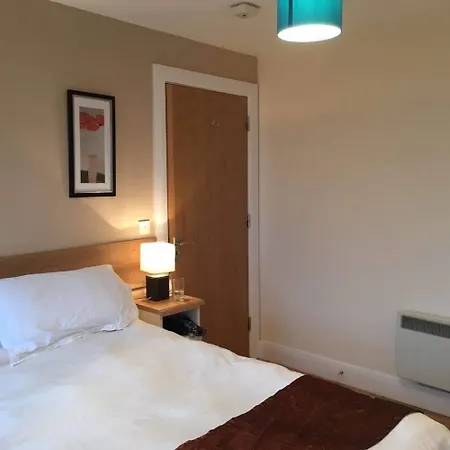 The Connaught Bed & Breakfast 3*